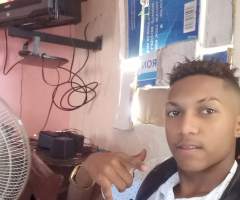 Leyan, hombre, soltero, Bannalec, Brittany, Francia