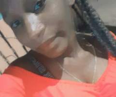 Negrita, mujer, soltera, Allein, Aosta Valley, Italia